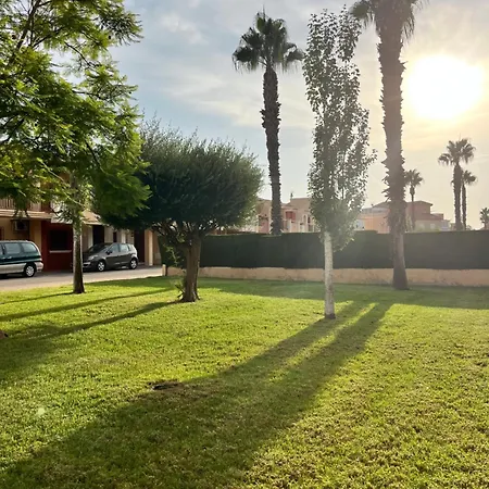 Casa Flamenco, Begane Grond Met Tuin & Zwembad Daire Torrevieja