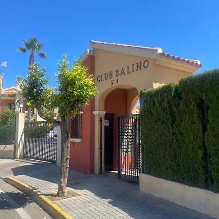 Apartment Casa Flamenco, Begane Grond Met Tuin & Zwembad Torrevieja